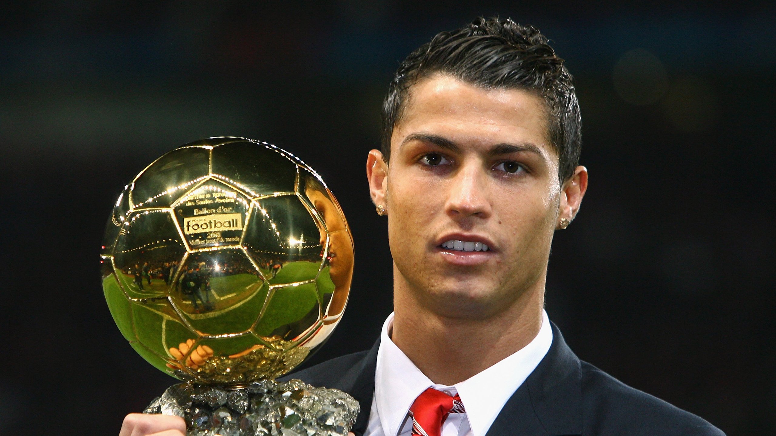 福建鲟龙攻守平衡提升球队竞争力，鲟龙鱼是什么鱼啊_